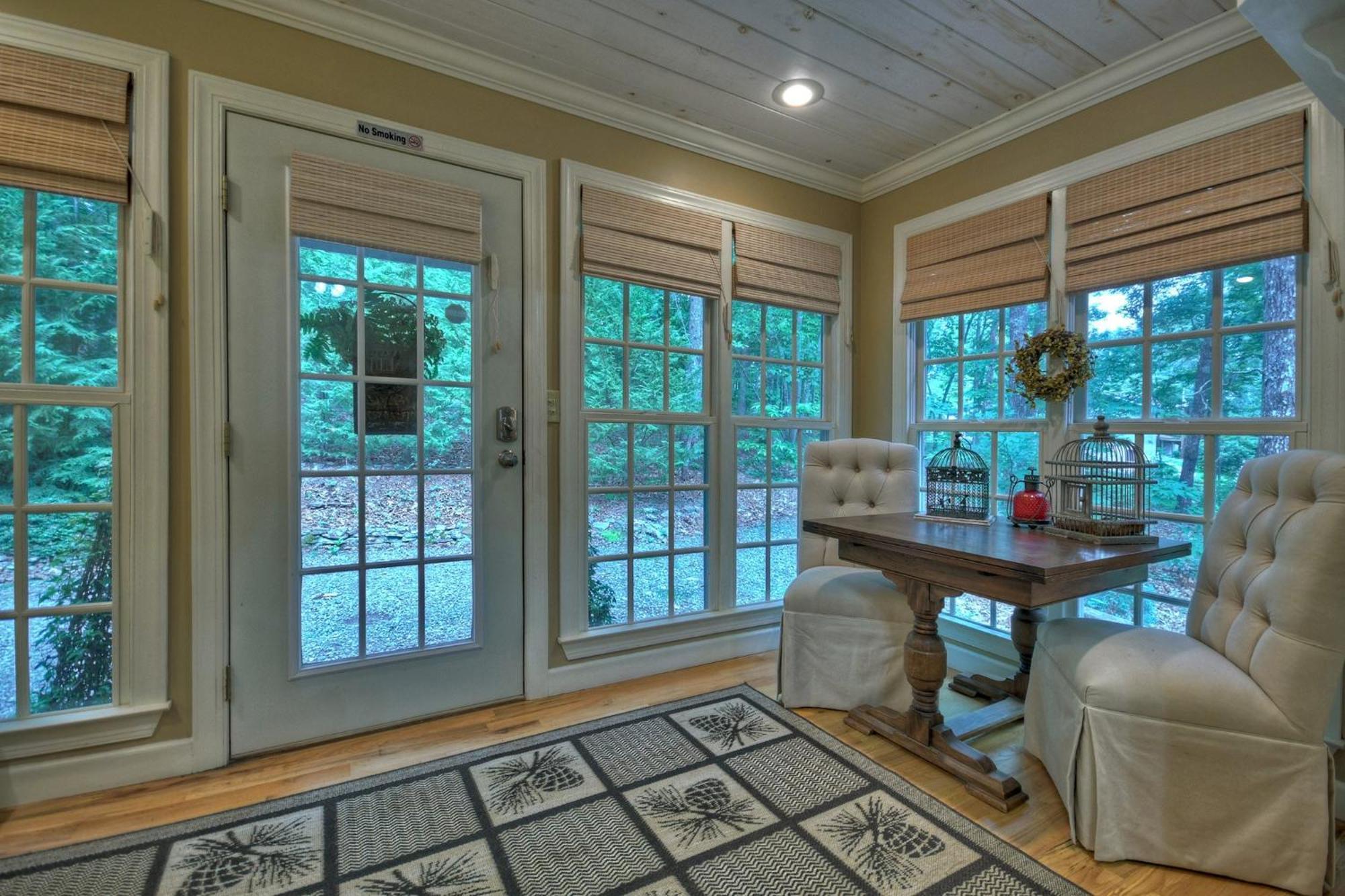 Southern Living Cottage Cozy Up By The Fire Relax On The Porch And Enjoy Peaceful Surroundings Блу Ридж Екстериор снимка