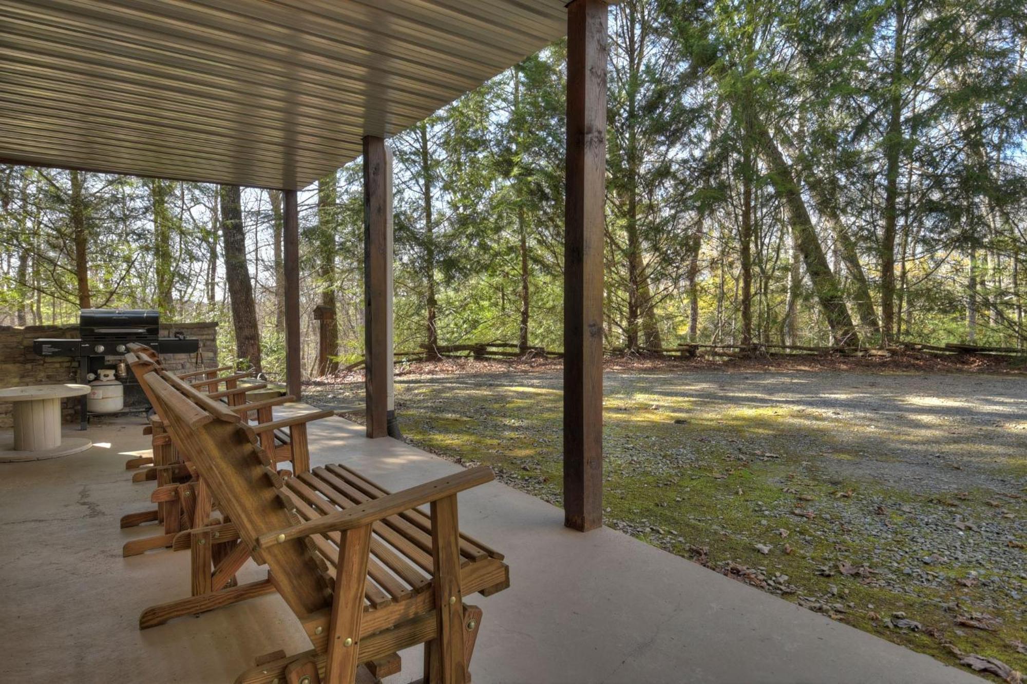 Southern Living Cottage Cozy Up By The Fire Relax On The Porch And Enjoy Peaceful Surroundings Блу Ридж Екстериор снимка