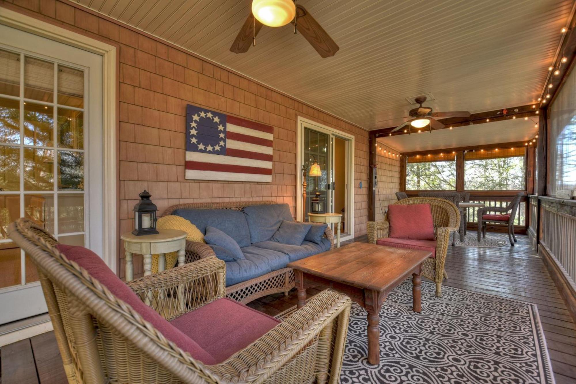 Southern Living Cottage Cozy Up By The Fire Relax On The Porch And Enjoy Peaceful Surroundings Блу Ридж Екстериор снимка